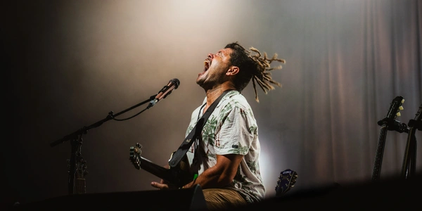 Ash Grunwald @ The Oak And Anchor, Port Fairy