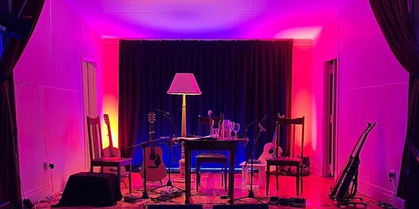 Illawarra Folk Club presents The Kitchen Table Tour
